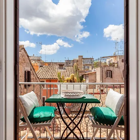 Campo Dei Fiori Sun With Balcony Apartment